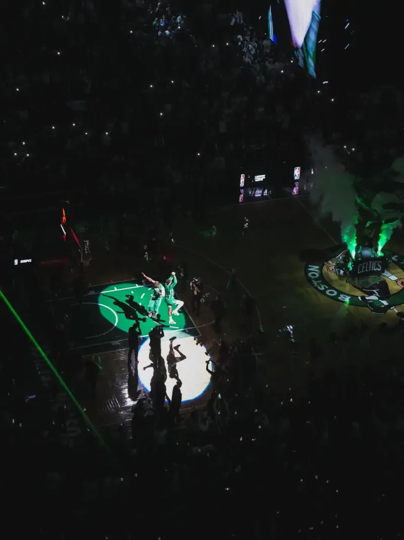 leyu公司-双J归位！凯尔特人晒杰伦-布朗塔图姆合影：波士顿是最棒的